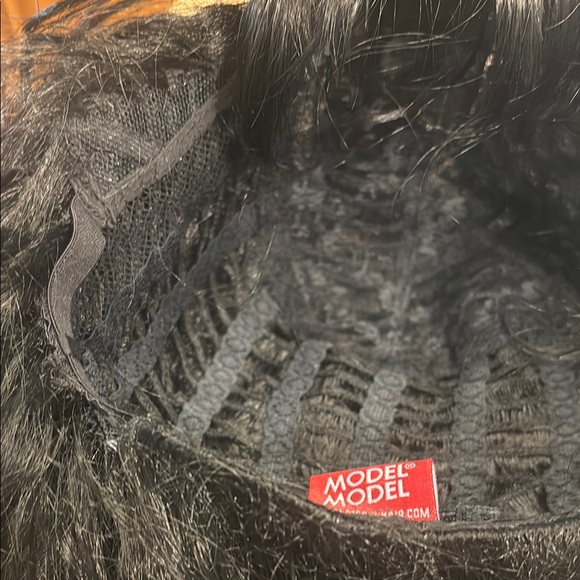 A very beautiful wig with curls - Picture 8 of 9